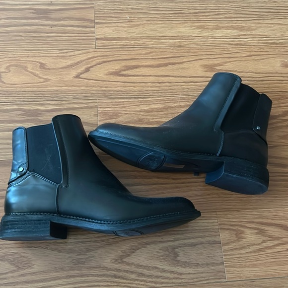 Boots - Picture 1 of 3